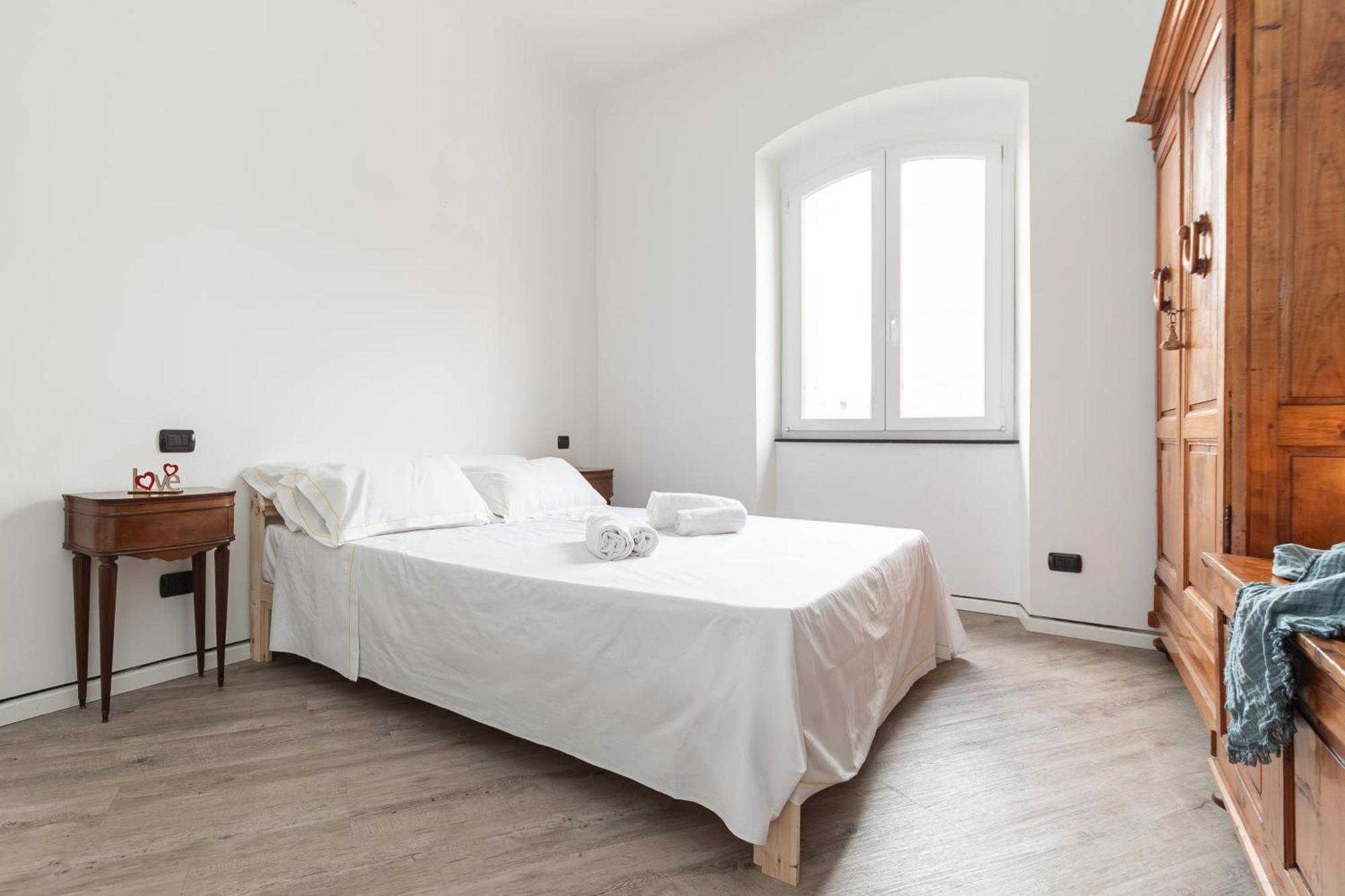Spacious 3-Bedroom Apartment - 10 Min To City Center & 5 Min To Gaslini Hospital Genoa Exterior photo